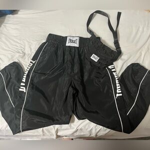 Everlast Black Sports fanny pack and Joggers